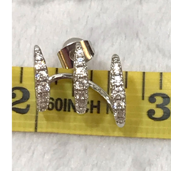 Trendy 3 Claws Cubic Zirconia Gold Tone Post Earrings NWT - Picture 7 of 7